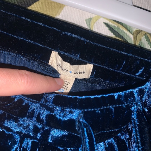 Urban Outfitters green velvet flowy pants - Picture 3 of 3